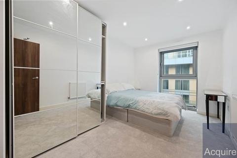 2 bedroom flat to rent, Bridges Court Road, London, SW11 3GW