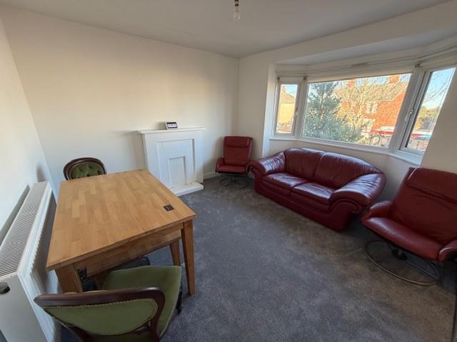 Wallisdown road 401b lounge.jpg