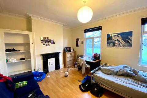 5 bedroom terraced house to rent, Rippingham Road, Manchester M20
