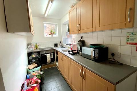 5 bedroom terraced house to rent, Rippingham Road, Manchester M20