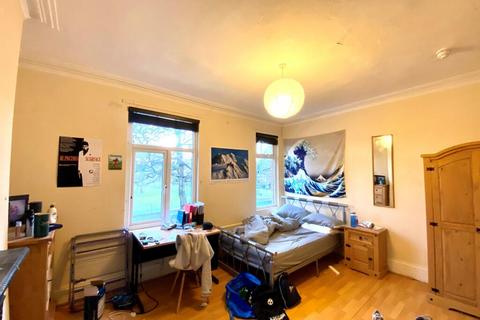5 bedroom terraced house to rent, Rippingham Road, Manchester M20