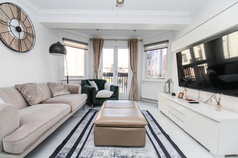 3 bedroom townhouse for sale, Channel Way, Southampton SO14