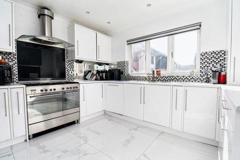 3 bedroom townhouse for sale, Channel Way, Southampton SO14