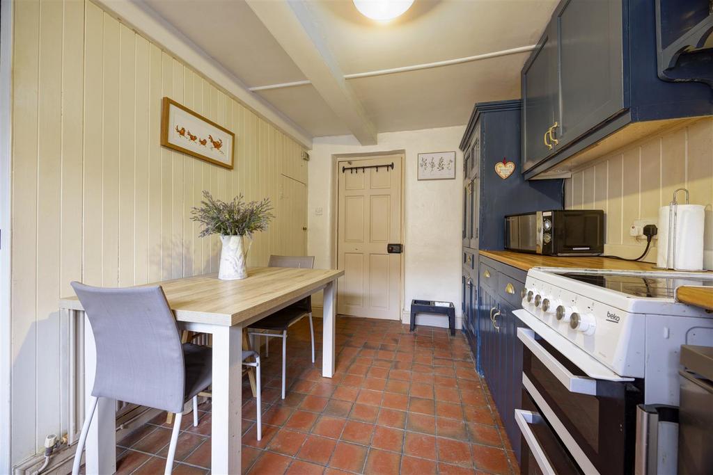 Kitchen 03.jpg