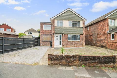 4 bedroom detached house for sale, Magpie Gardens, Southampton SO19