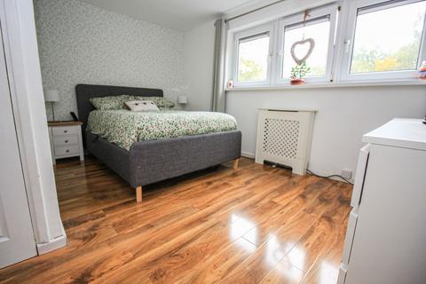 2 bedroom maisonette for sale, Barnes Close, Southampton SO18