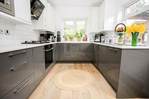 4 bedroom detached bungalow for sale, Dell Road, Southampton SO18
