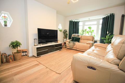 4 bedroom detached bungalow for sale, Dell Road, Southampton SO18