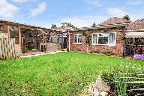 4 bedroom detached bungalow for sale, Dell Road, Southampton SO18