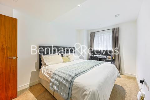 undefined, Kew Bridge Road, Brentford TW8