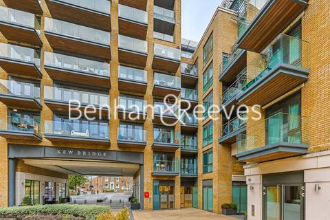 undefined, Kew Bridge Road, Brentford TW8