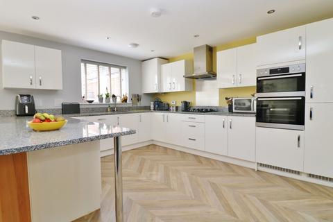 4 bedroom detached house for sale, Vantage Copse, Southampton SO31