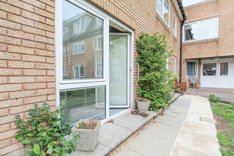 1 bedroom flat for sale, Mersham Gardens, Southampton SO18