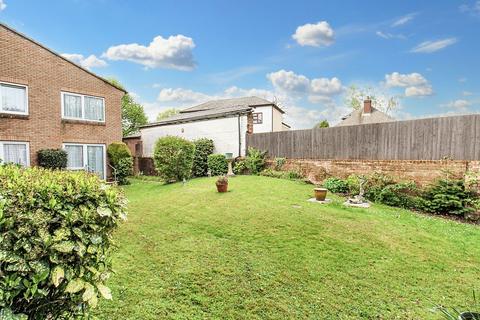 1 bedroom flat for sale, Mersham Gardens, Southampton SO18