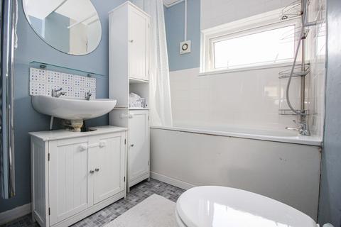 2 bedroom maisonette for sale, Wavell Road, Southampton SO18