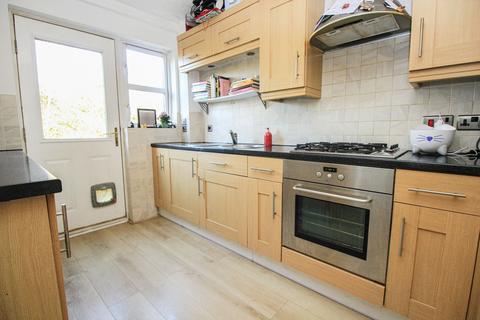 3 bedroom end of terrace house for sale, Vokes Close, Southampton SO19