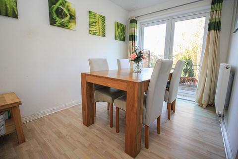 3 bedroom end of terrace house for sale, Vokes Close, Southampton SO19
