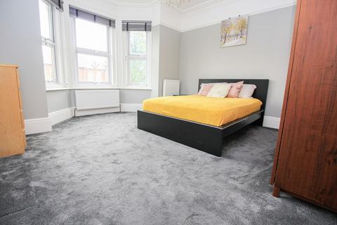 3 bedroom detached house for sale, Cobbett Road, Southampton SO18