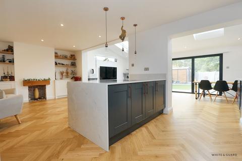 4 bedroom semi-detached house for sale, Winchester Road, Southampton SO32