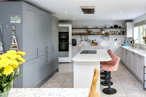 5 bedroom detached house for sale, Botley Road, Southampton SO32