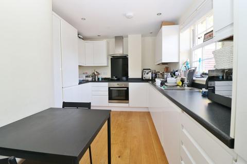 2 bedroom flat for sale, High Street, Southampton SO31