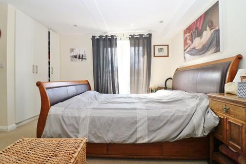 2 bedroom flat for sale, High Street, Southampton SO31