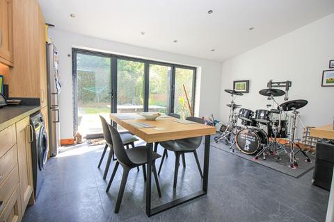 4 bedroom semi-detached house for sale, Norfolk Road, Southampton SO15