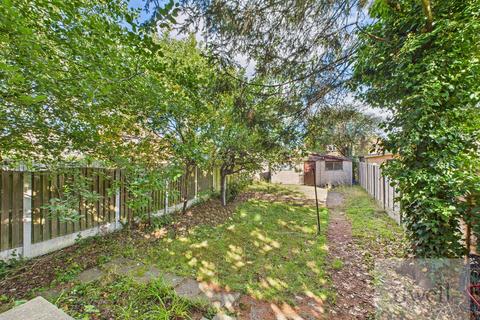 5 bedroom semi-detached house for sale, Old Lane, Beeston, Leeds, LS11