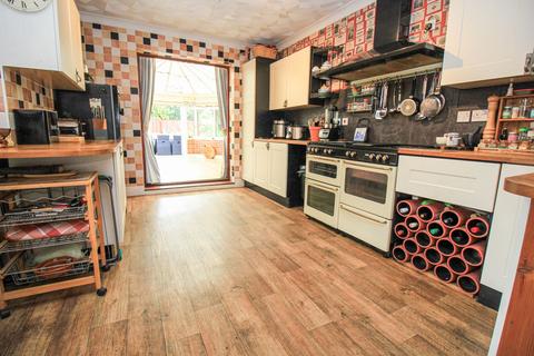 3 bedroom semi-detached house for sale, Pinegrove Road, Southampton SO19