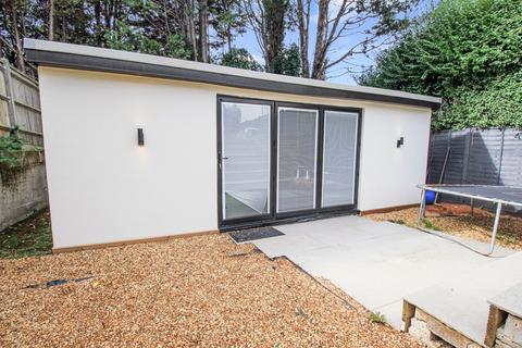 3 bedroom detached house for sale, Hillside Avenue, Southampton SO18