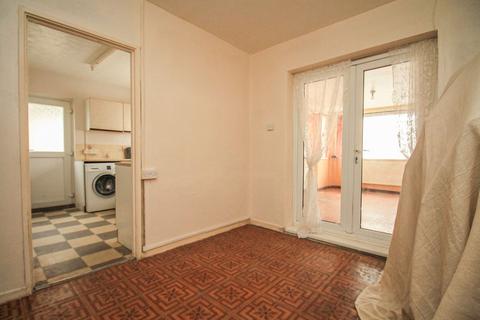 3 bedroom end of terrace house for sale, Defender Road, Southampton SO19