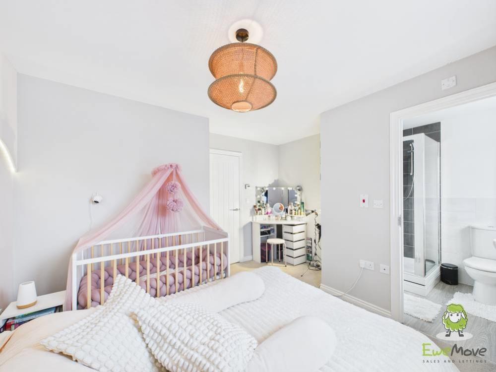 Master Bedroom Emily Dimelow Ewemove Whitchurchand Nan