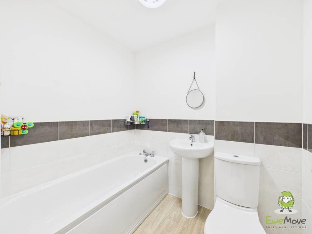 Family Bathroom Emily Dimelow Ewemove Whitchurchand Na