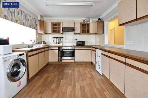 2 bedroom detached bungalow for sale, Lancaster Road, Scunthorpe