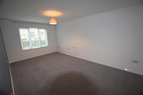 2 bedroom apartment to rent, Winton Road, Stratton