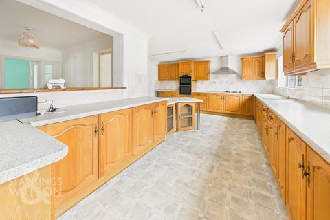 4 bedroom detached house for sale, West End, Costessey, Norwich