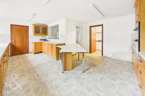 4 bedroom detached house for sale, West End, Costessey, Norwich