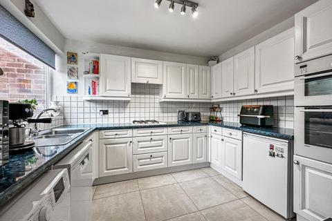 3 bedroom terraced house for sale, Fairlie Drive, Timperley