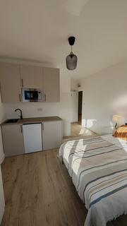 undefined, Ealing W5