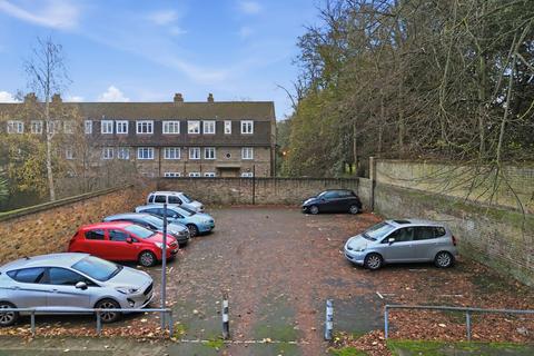 undefined, Torrance Close, Charlton SE7