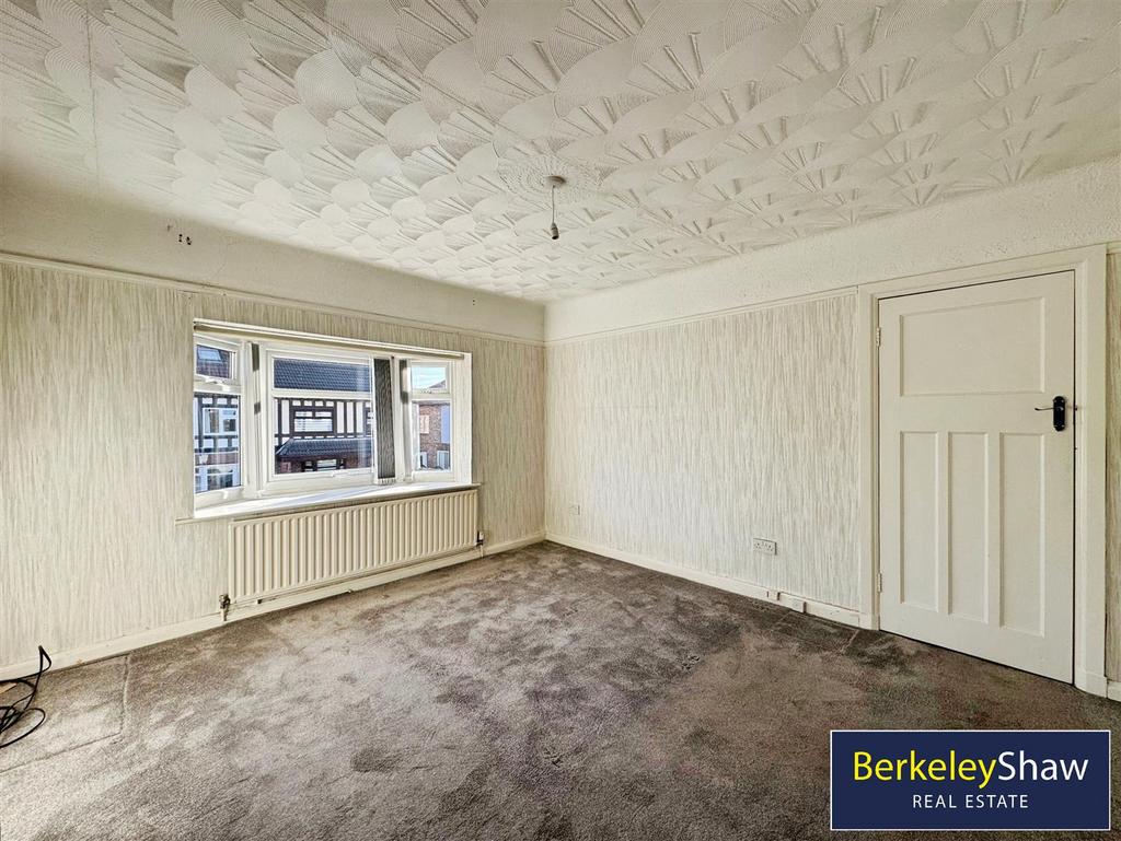 Bedroom 1 (2)