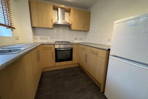 2 bedroom semi-detached house to rent, Clos Alyn, Cardiff CF23