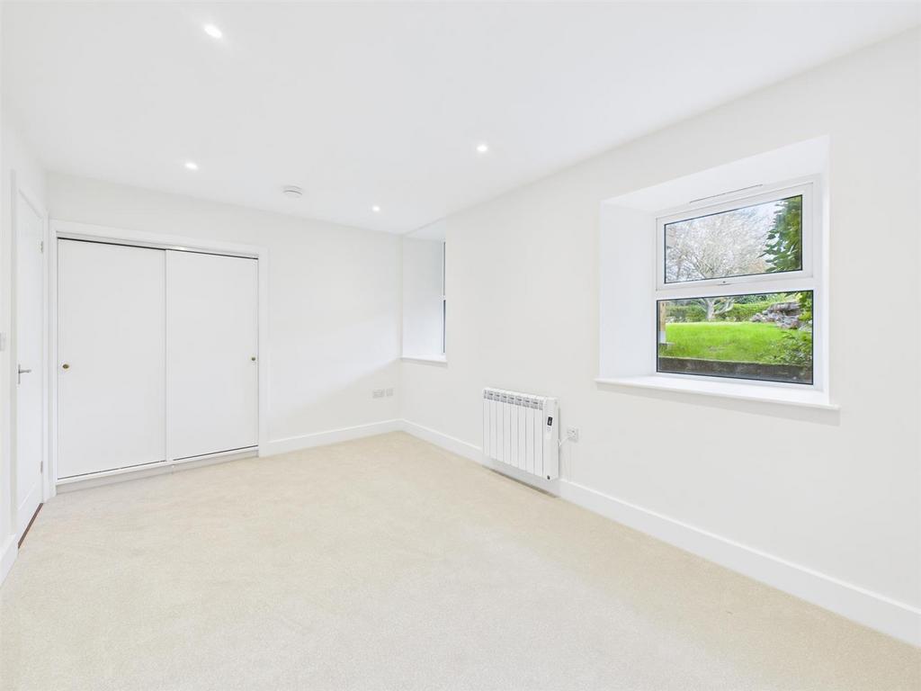 CAM04392 G0-PR0155-STILL005.jpg