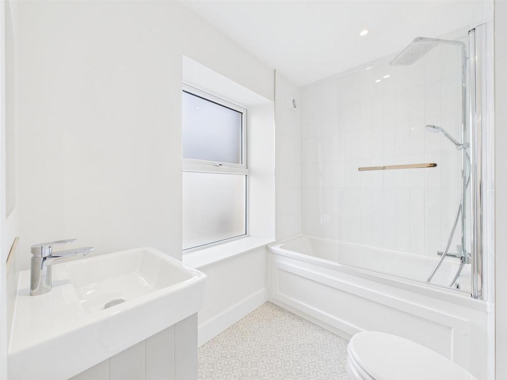 CAM04392 G0-PR0155-STILL009.jpg