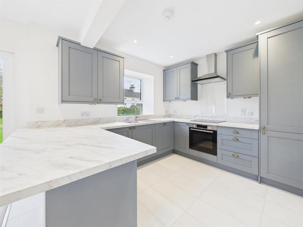 CAM04392 G0-PR0155-STILL011.jpg