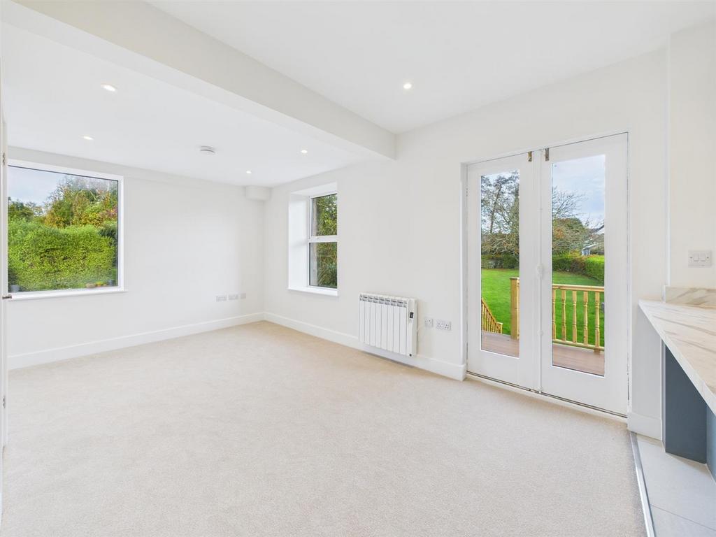 CAM04392 G0-PR0155-STILL012.jpg