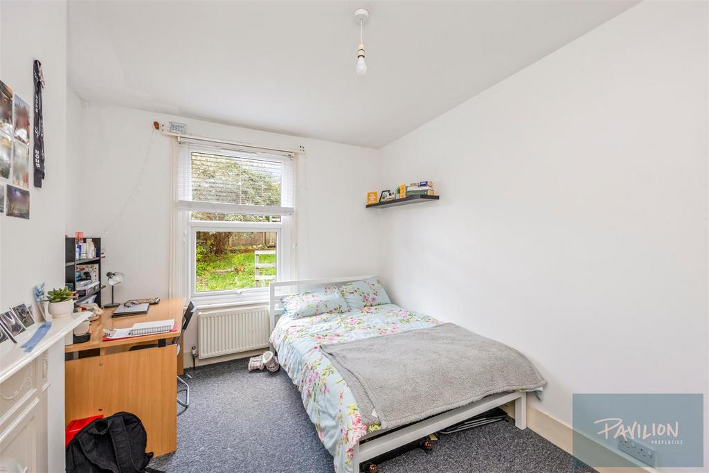 Milner Road 122-005.JPG