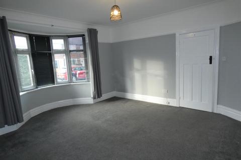 2 bedroom flat to rent, Chillingham Road, Heaton