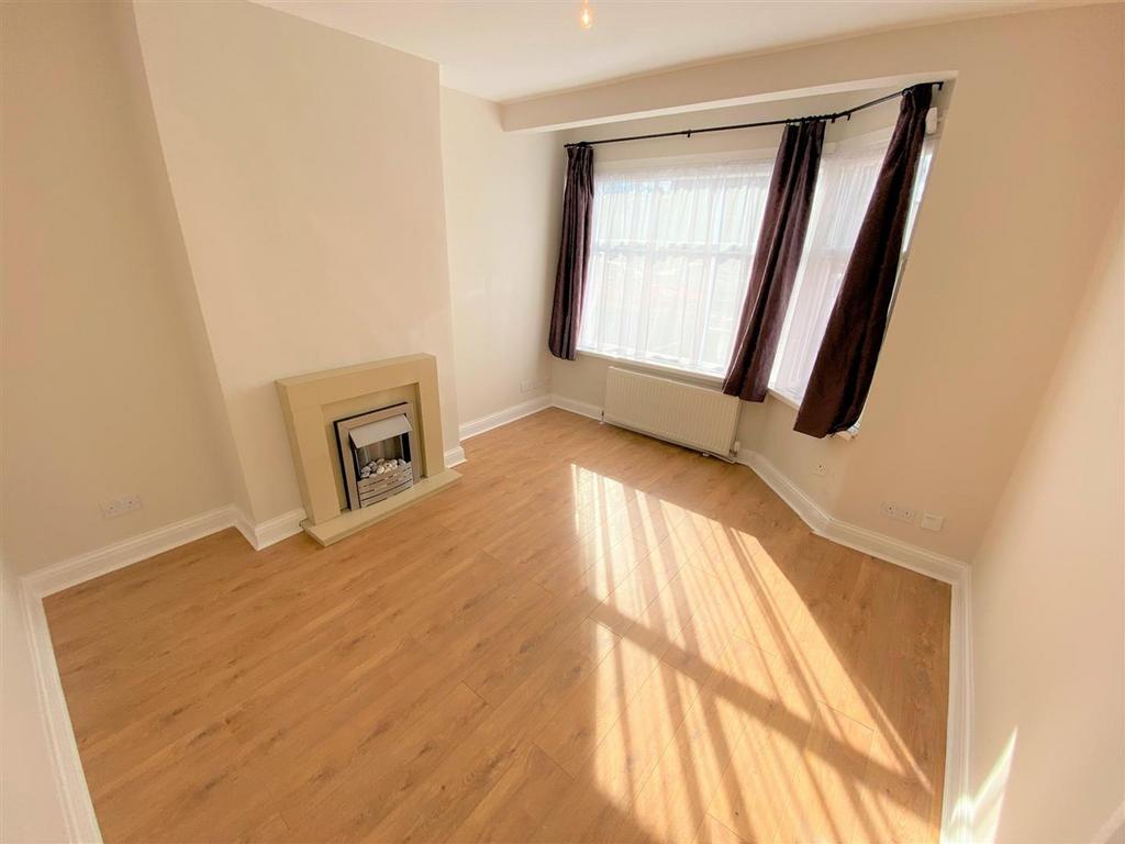 Trelawney Rd IG6
