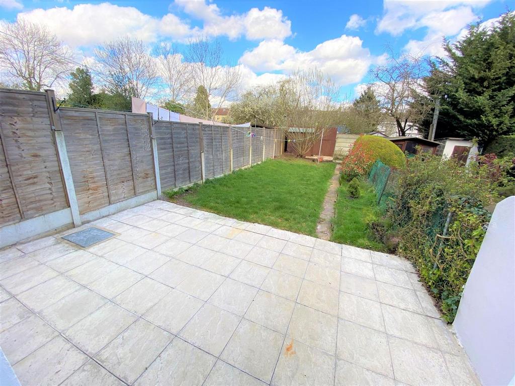 Trelawney Rd IG6